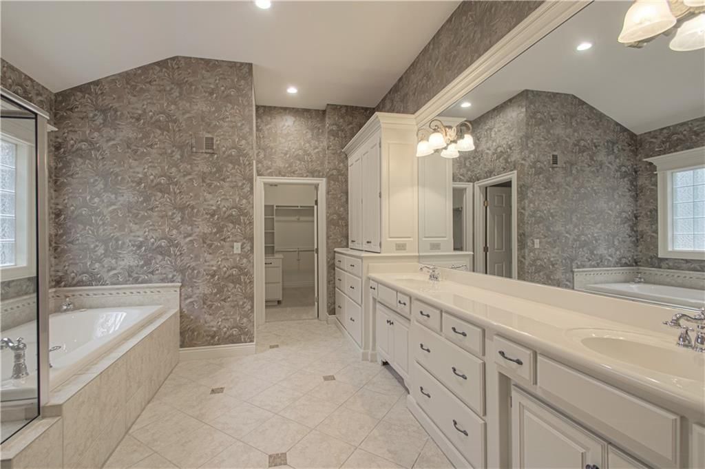 4217 W 114th Street — photo 21