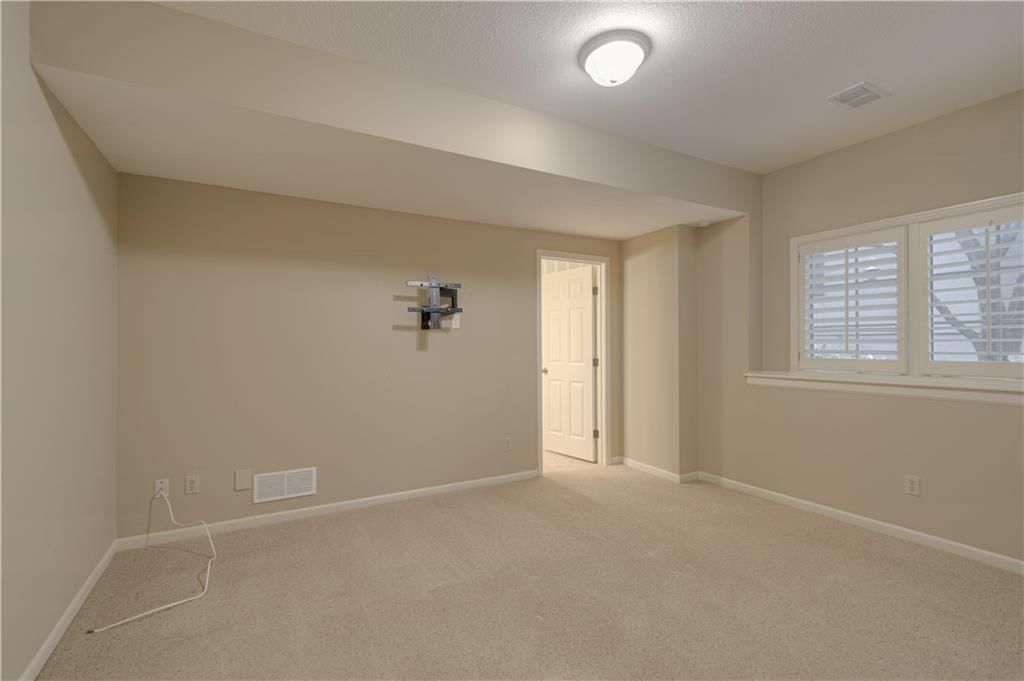 4217 W 114th Street — photo 33