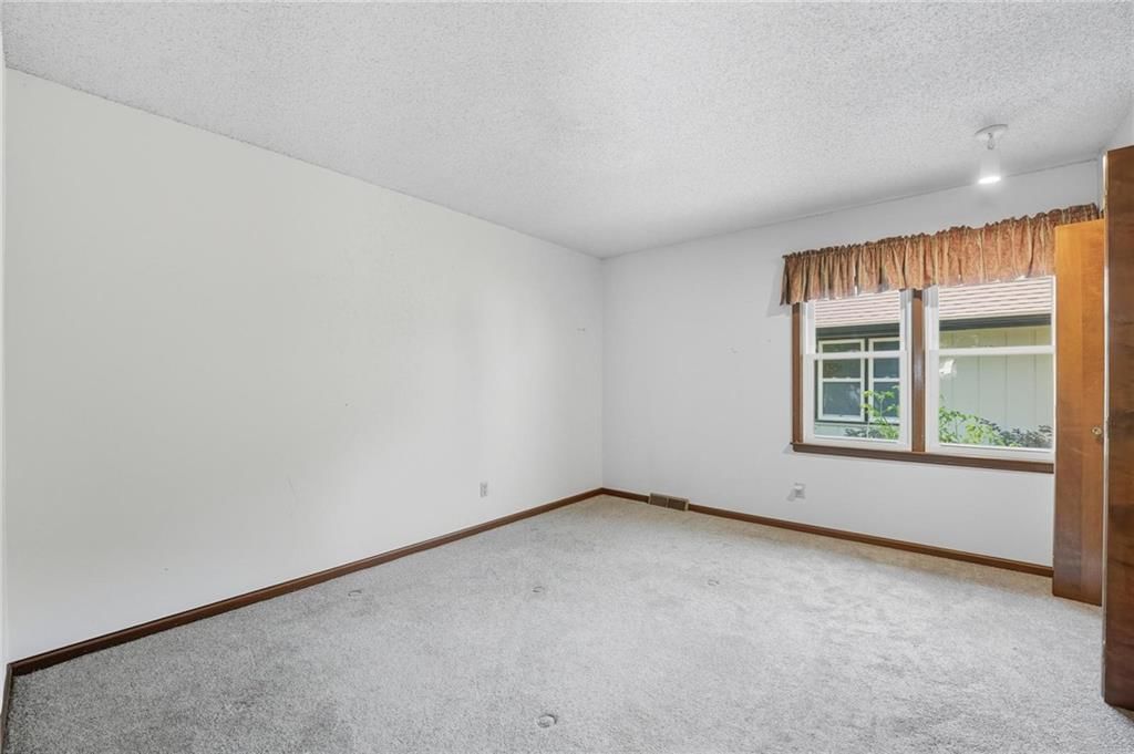 141 Woodbridge Lane — photo 15