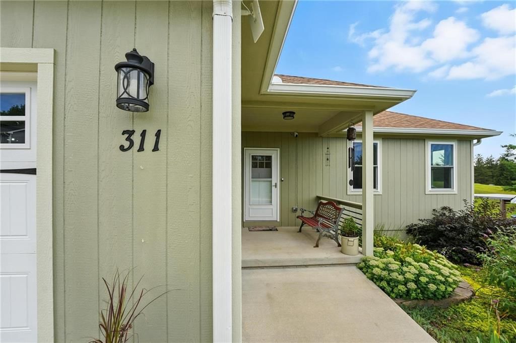 Photo 2 of 45 - 311 Summerset Drive