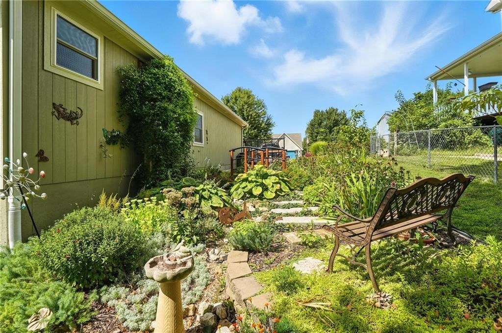 Photo 5 of 45 - 311 Summerset Drive