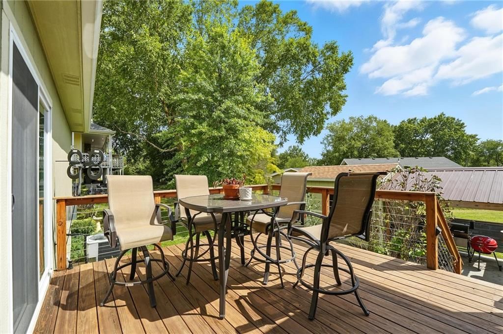 Photo 11 of 45 - 311 Summerset Drive