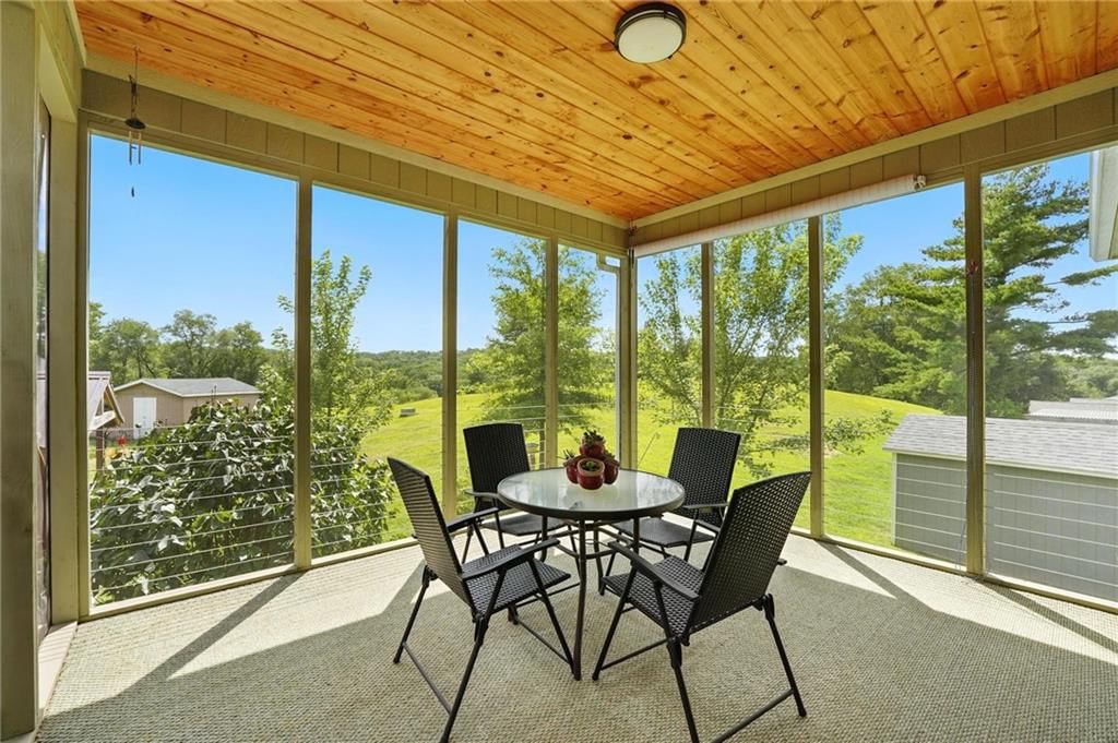 Photo 12 of 45 - 311 Summerset Drive