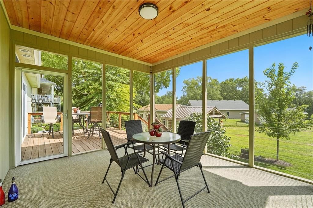 Photo 13 of 45 - 311 Summerset Drive