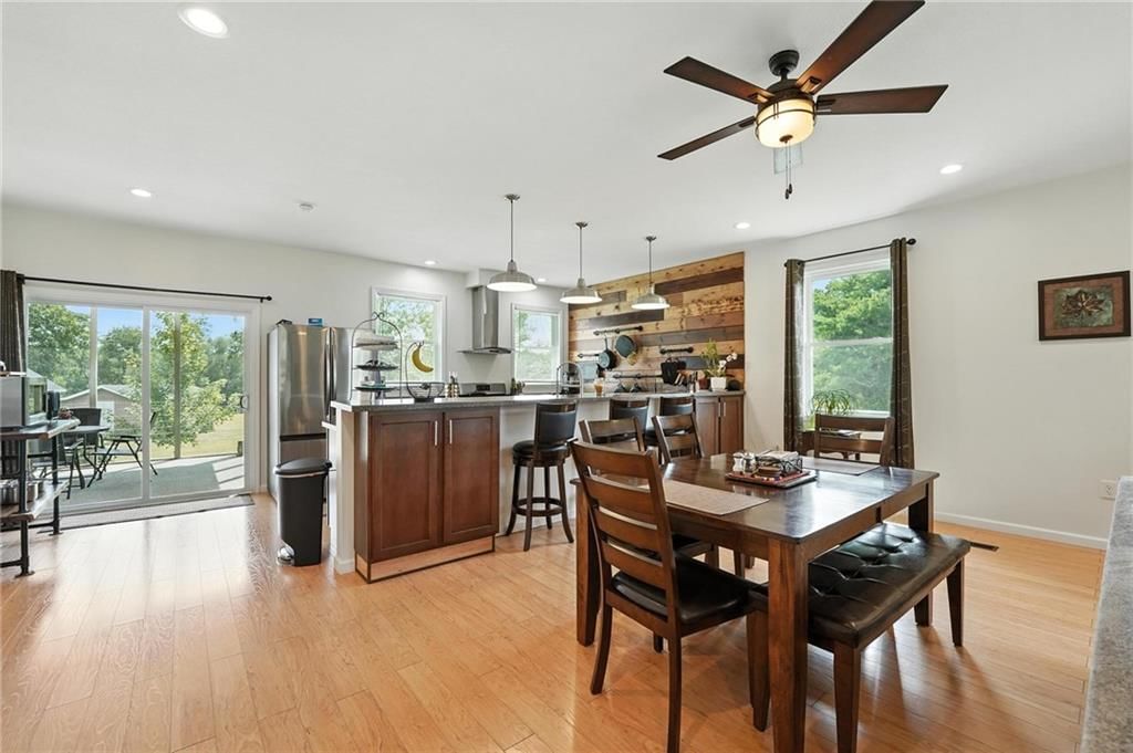 Photo 16 of 45 - 311 Summerset Drive