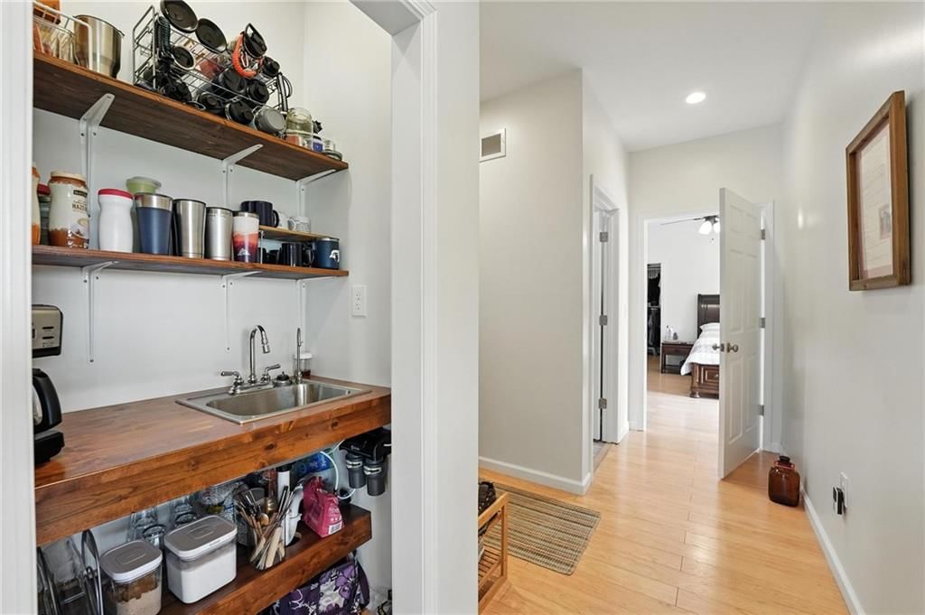 Photo 20 of 45 - 311 Summerset Drive