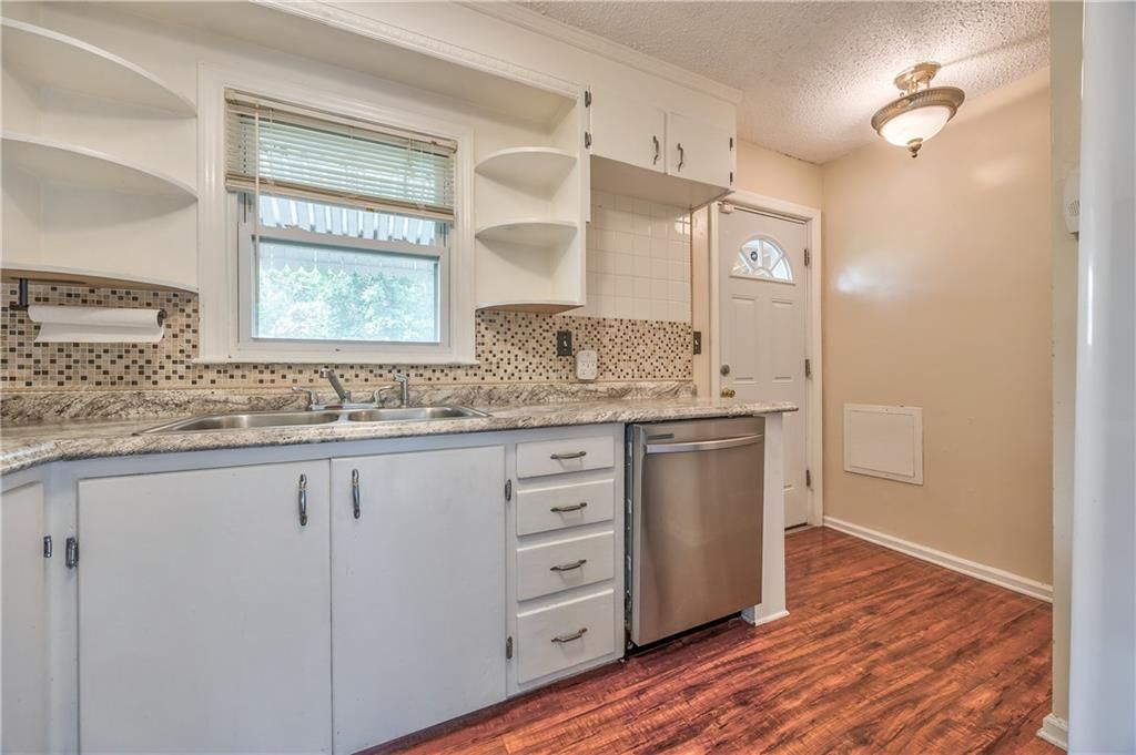 2200 S 13th Terrace — photo 9
