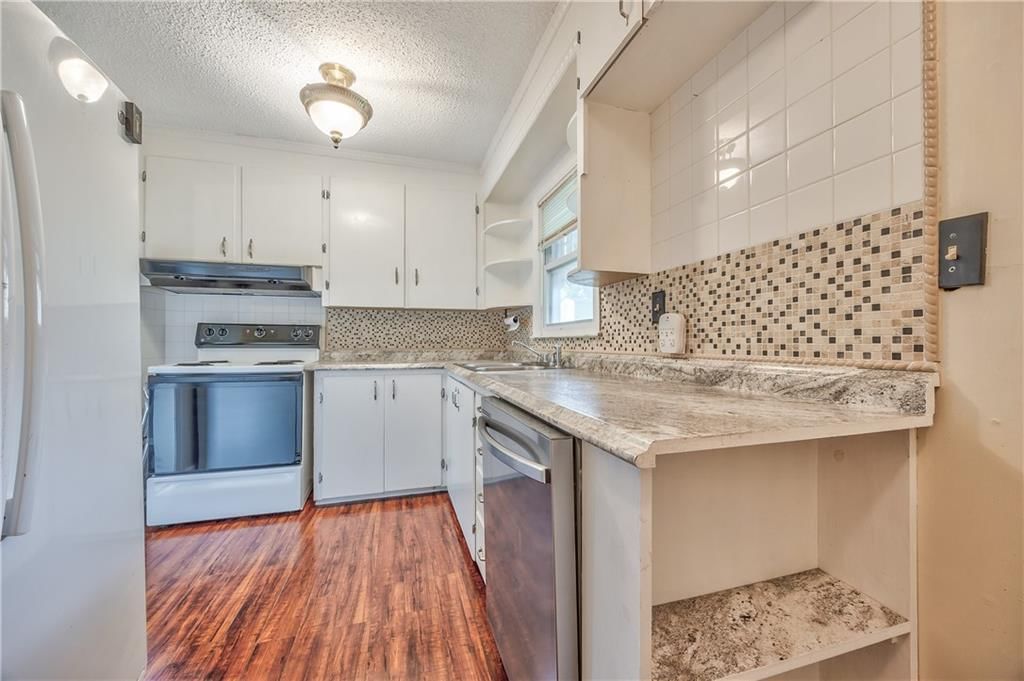 2200 S 13th Terrace — photo 10