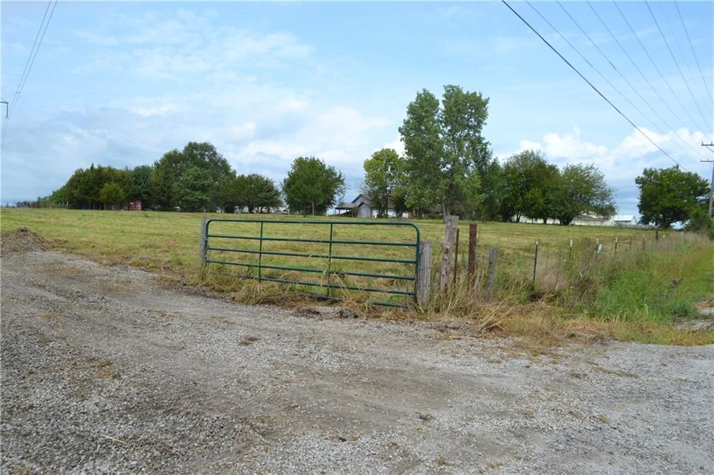 319th W Old KC Road Street — photo 11
