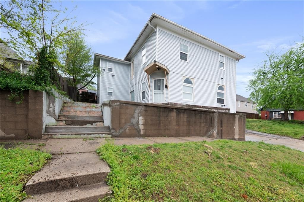 1411 Seneca Street, St Joseph, MO