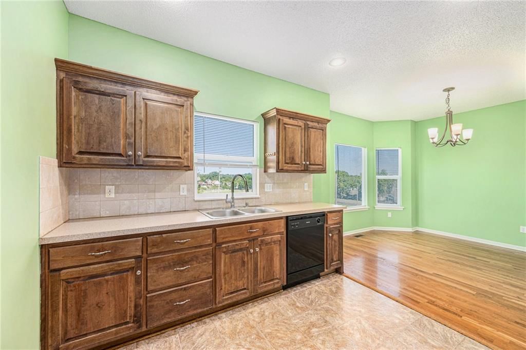 1329 Ann Avenue — photo 10