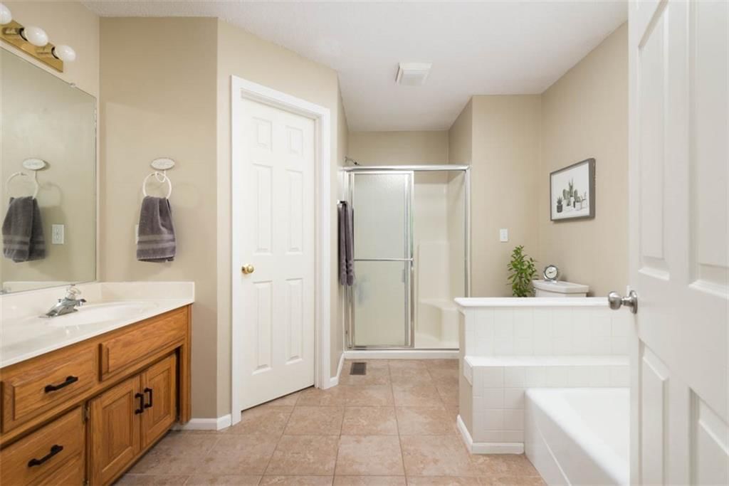 Photo 11 of 24 - 12421 S PARKER Terrace