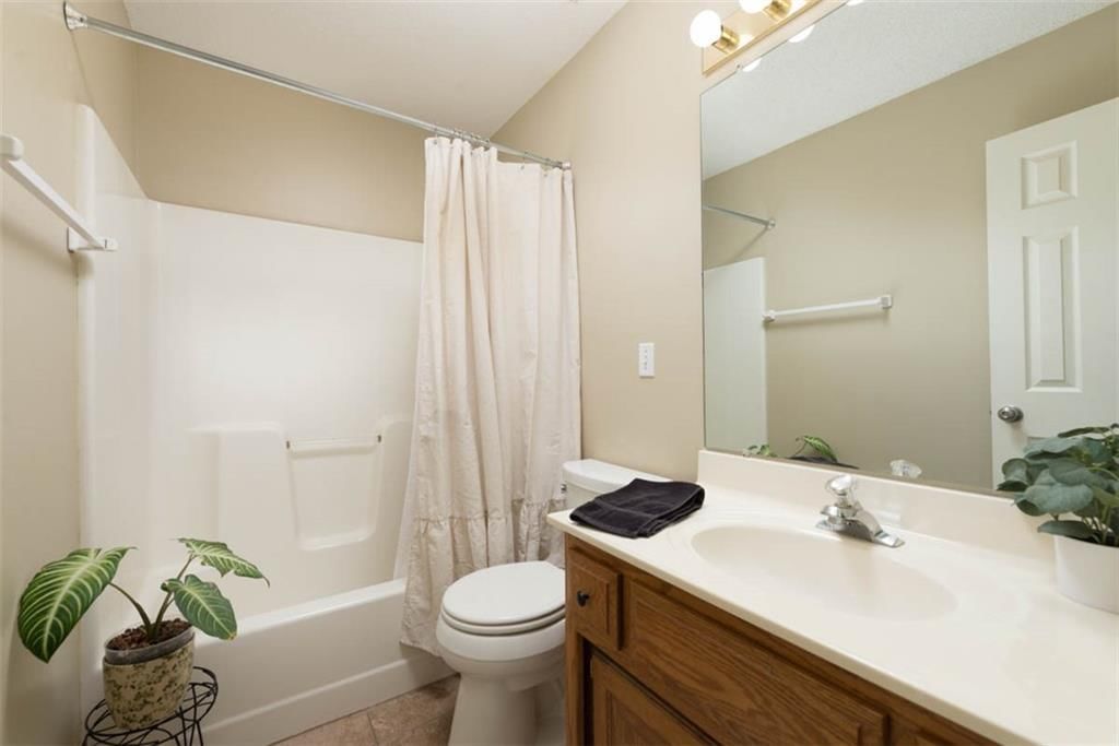 Photo 14 of 24 - 12421 S PARKER Terrace