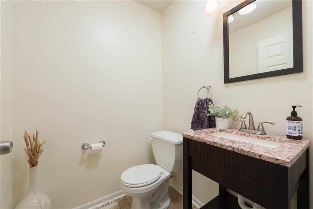 Photo 19 of 24 - 12421 S PARKER Terrace