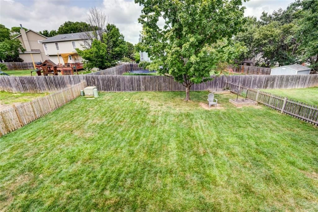 Photo 22 of 24 - 12421 S PARKER Terrace