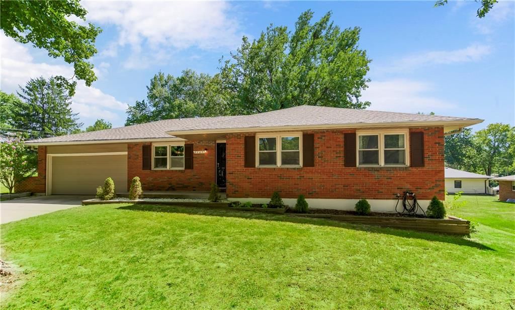 8205 FREEMAN Avenue — photo 2