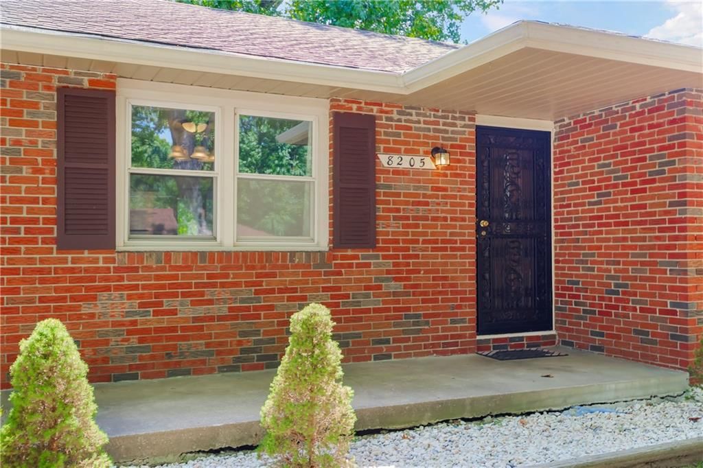 8205 FREEMAN Avenue — photo 3