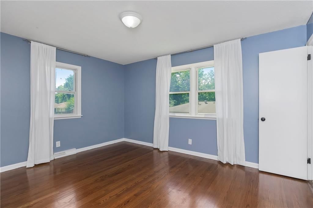 8205 FREEMAN Avenue — photo 8