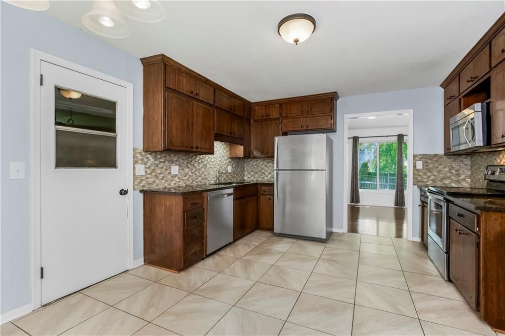 8205 FREEMAN Avenue — photo 9