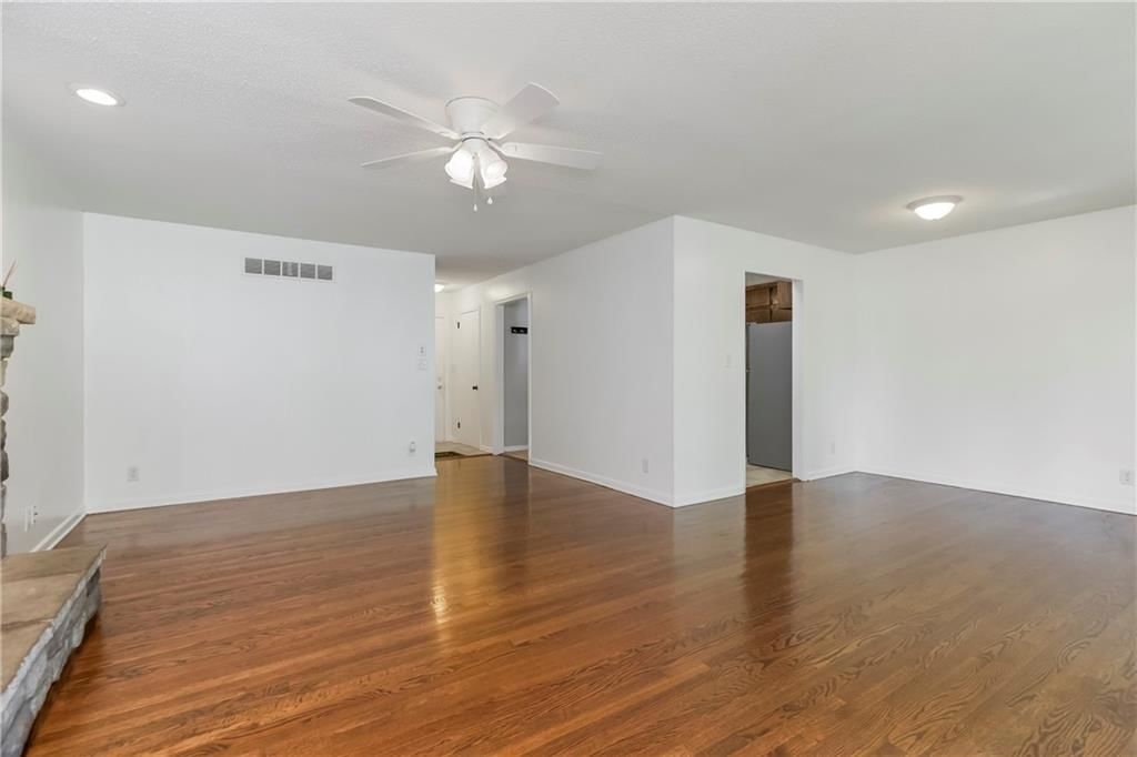 8205 FREEMAN Avenue — photo 14