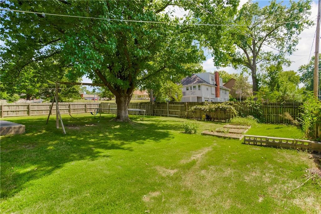 8205 FREEMAN Avenue — photo 18