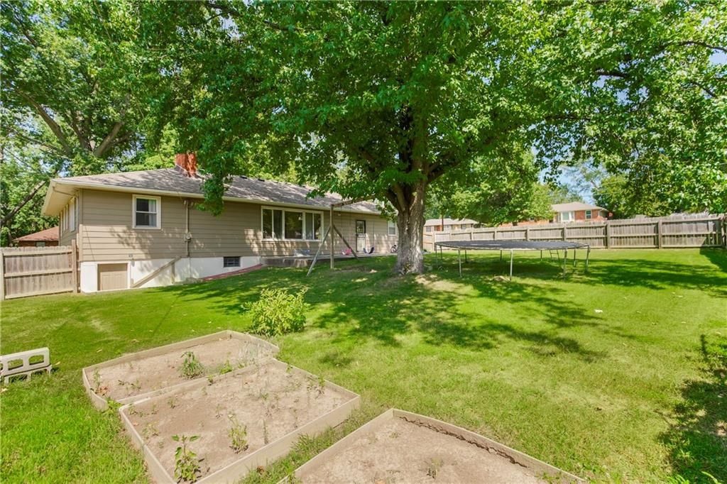 8205 FREEMAN Avenue — photo 21