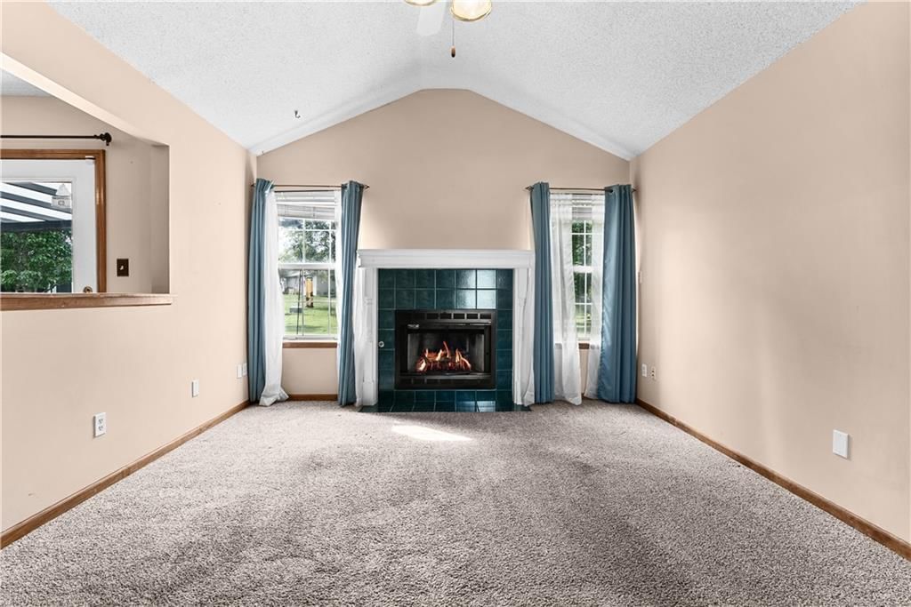 Photo 6 of 31 - 1213 DEAN Drive
