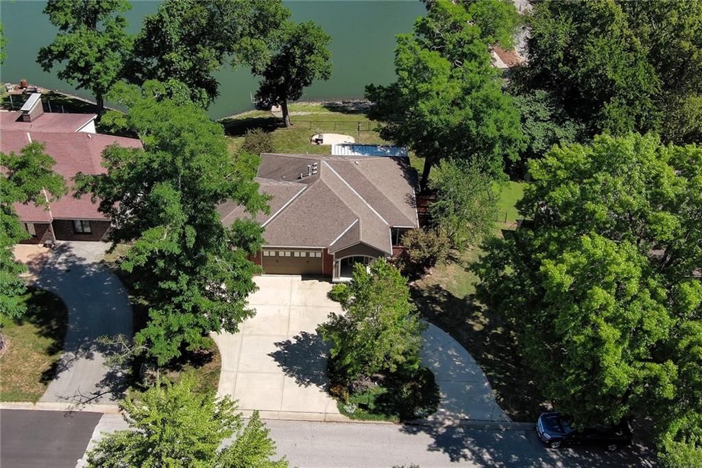 Photo 54 of 70 - 6925 Lakeshore Drive