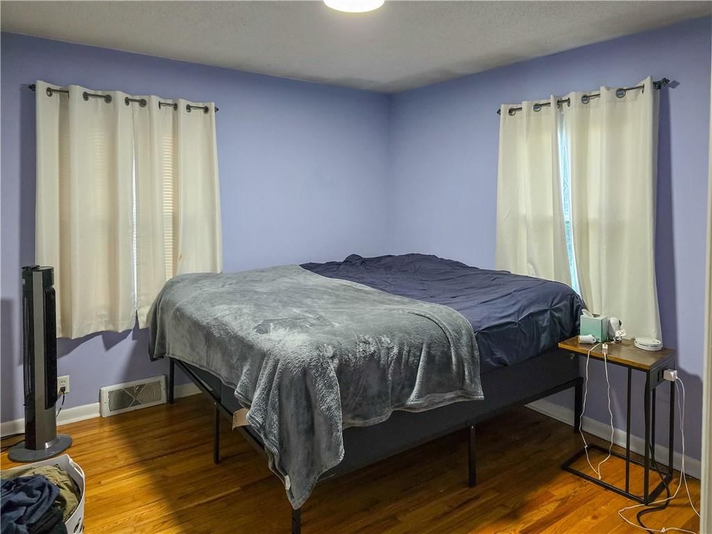 Photo 10 of 37 - 409 E 15th Street