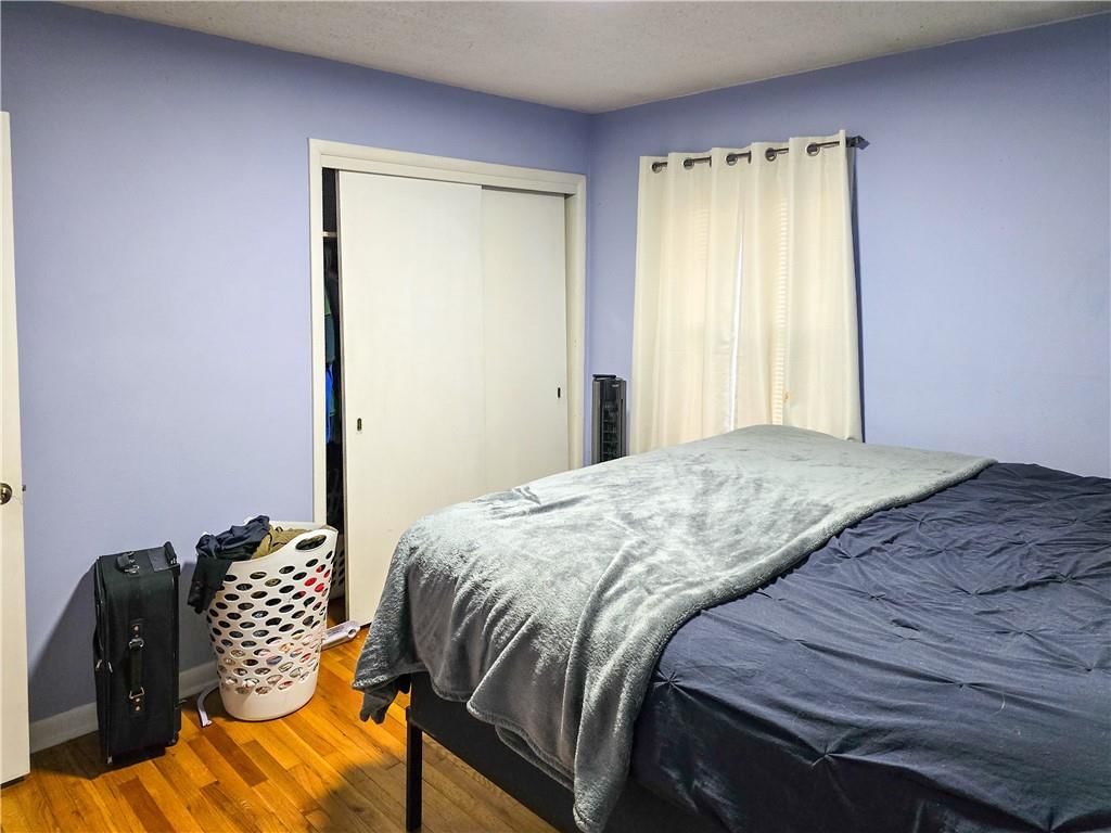 Photo 11 of 37 - 409 E 15th Street