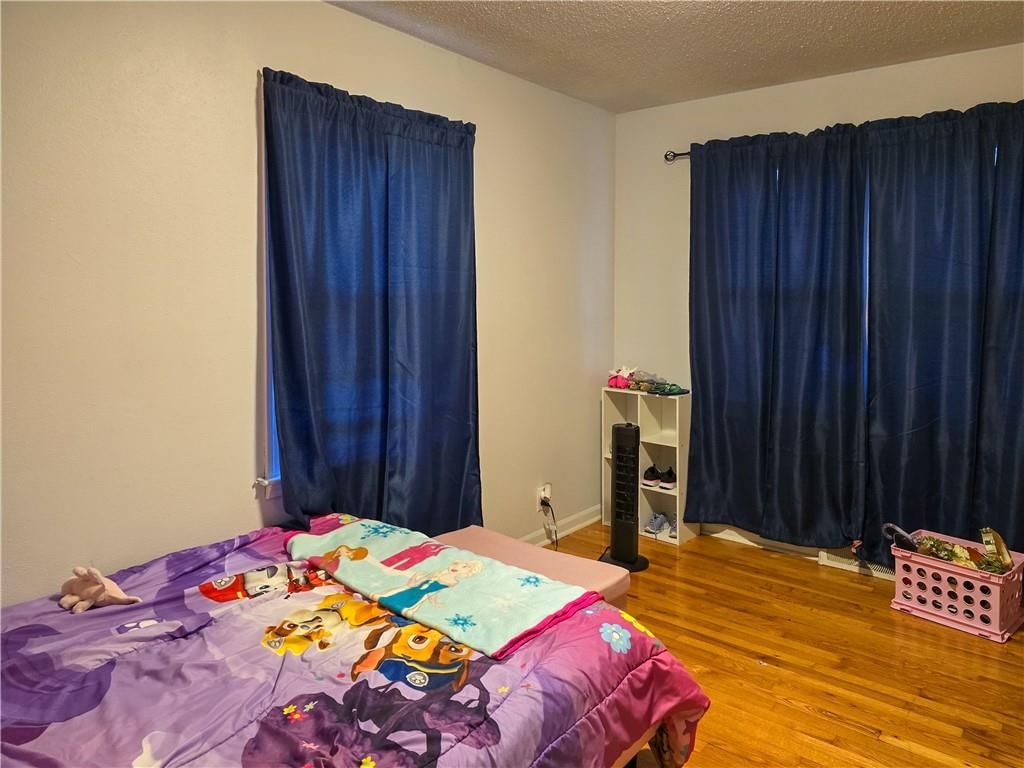 Photo 15 of 37 - 409 E 15th Street