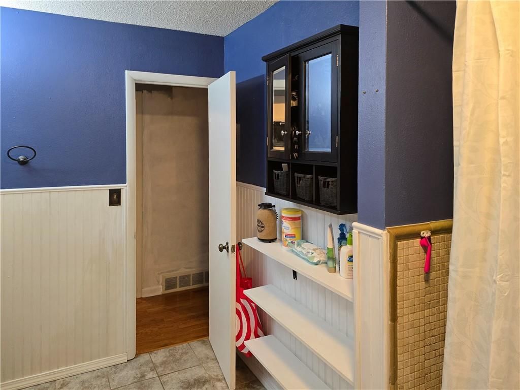 Photo 24 of 37 - 409 E 15th Street