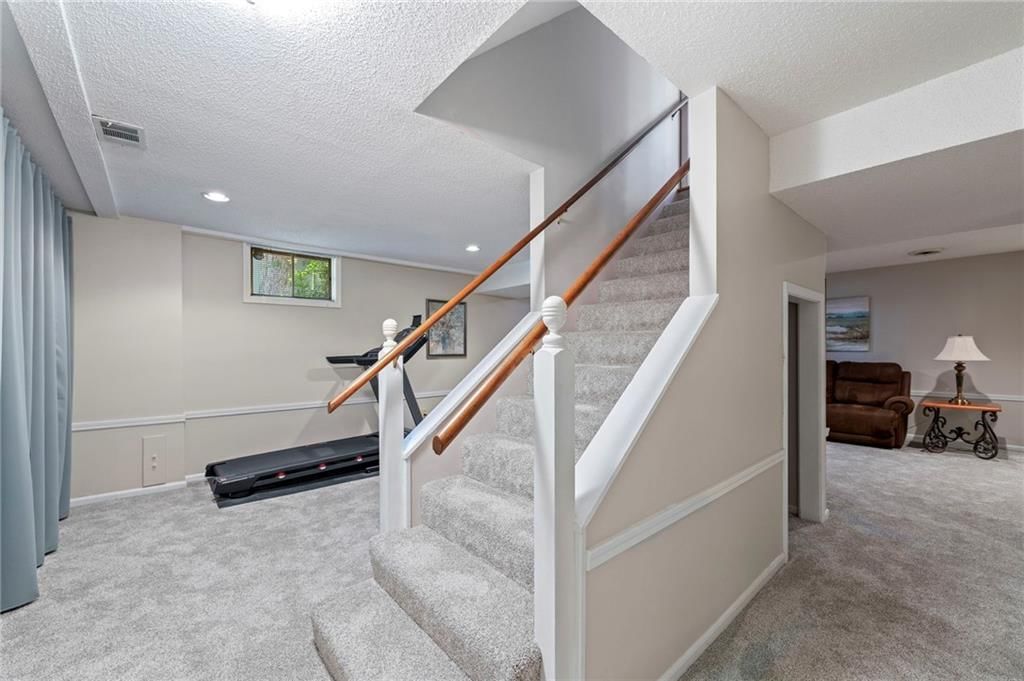 11484 Lowell Avenue — photo 33