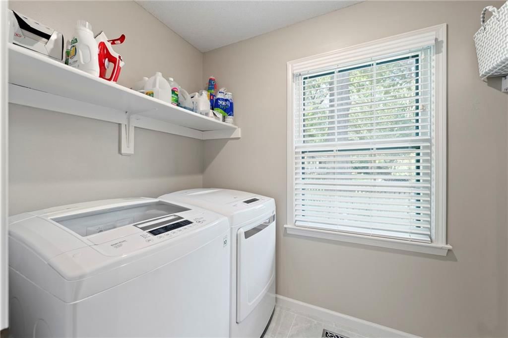 11484 Lowell Avenue — photo 39