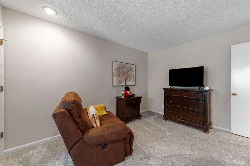 11484 Lowell Avenue — photo 42