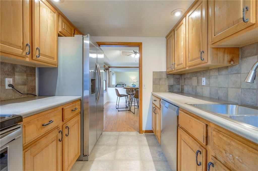 5933 Knox Avenue — photo 9