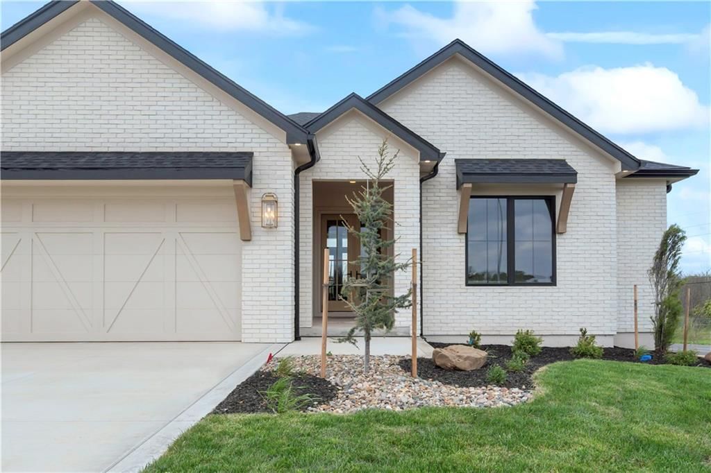 1816 NE Lashbrook Circle — photo 3