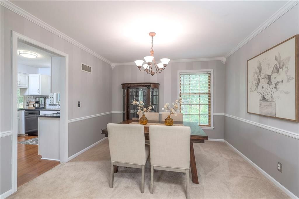 Photo 8 of 38 - 14445 Brentwood Drive
