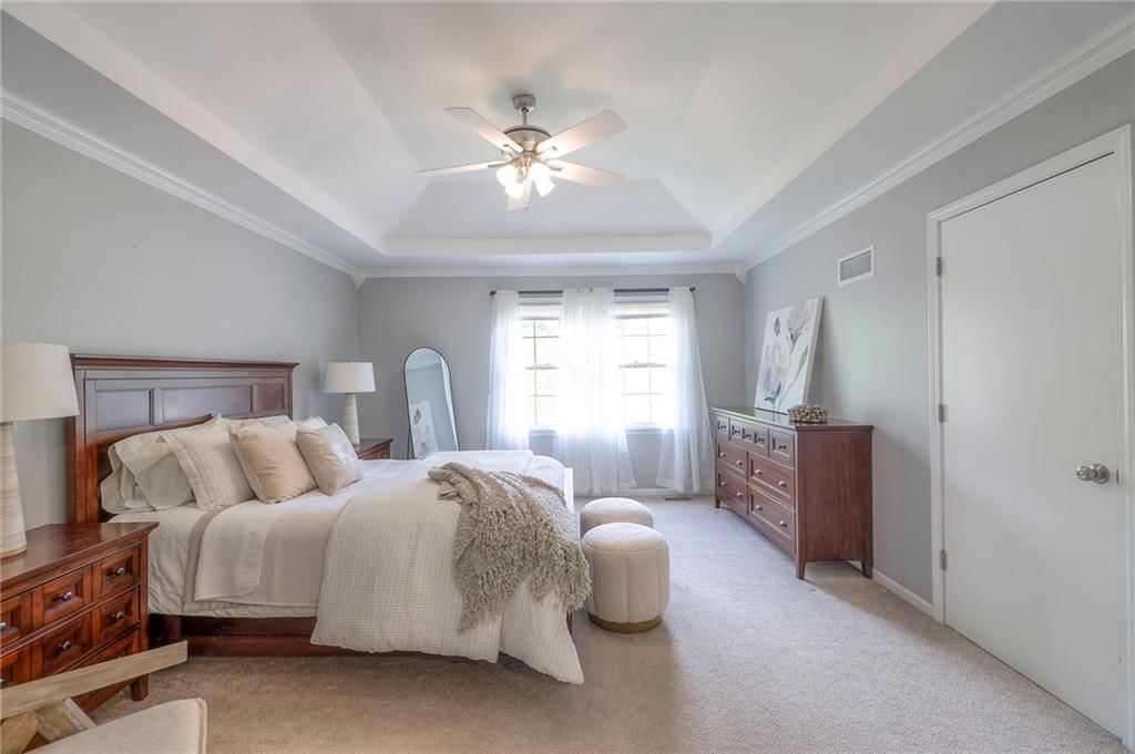 Photo 17 of 38 - 14445 Brentwood Drive