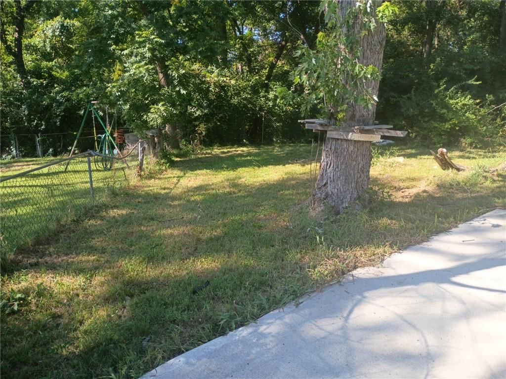 3422 E 54th Street — photo 2