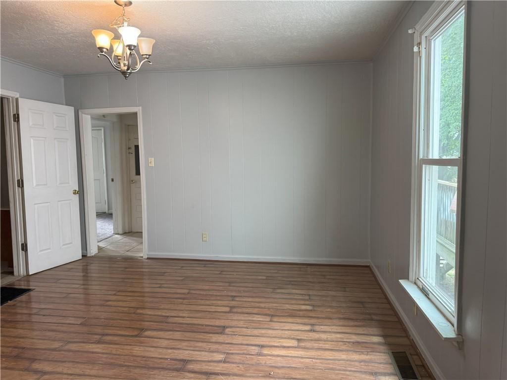 Photo 8 of 16 - 518 N Osage Street