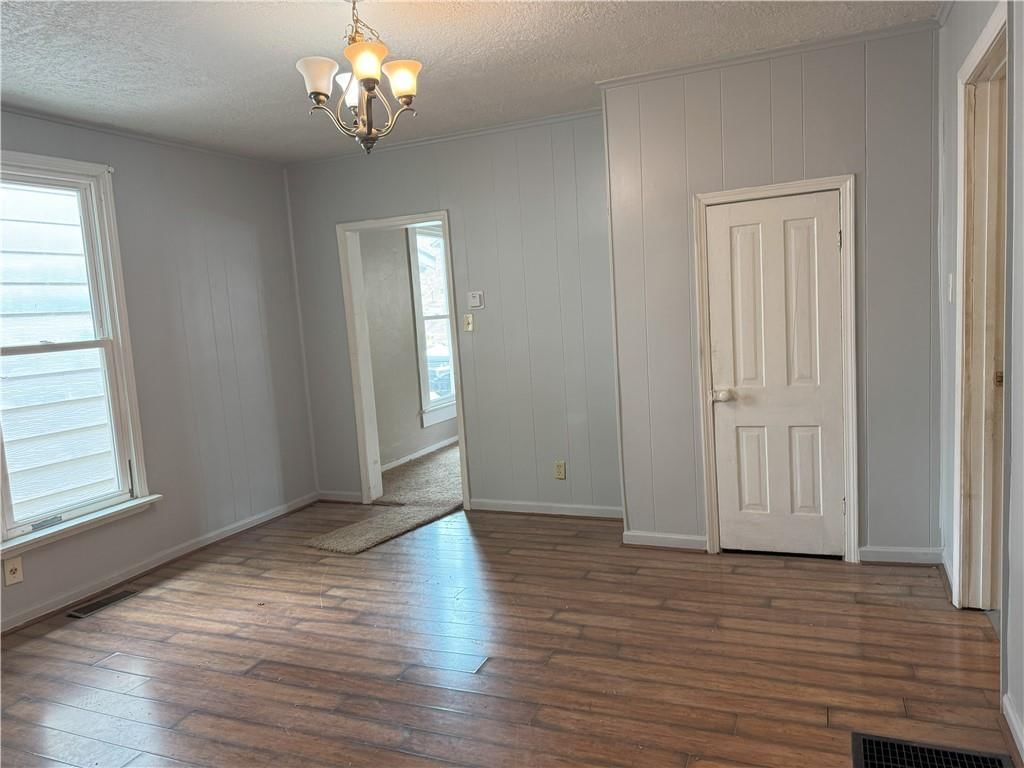 Photo 9 of 16 - 518 N Osage Street