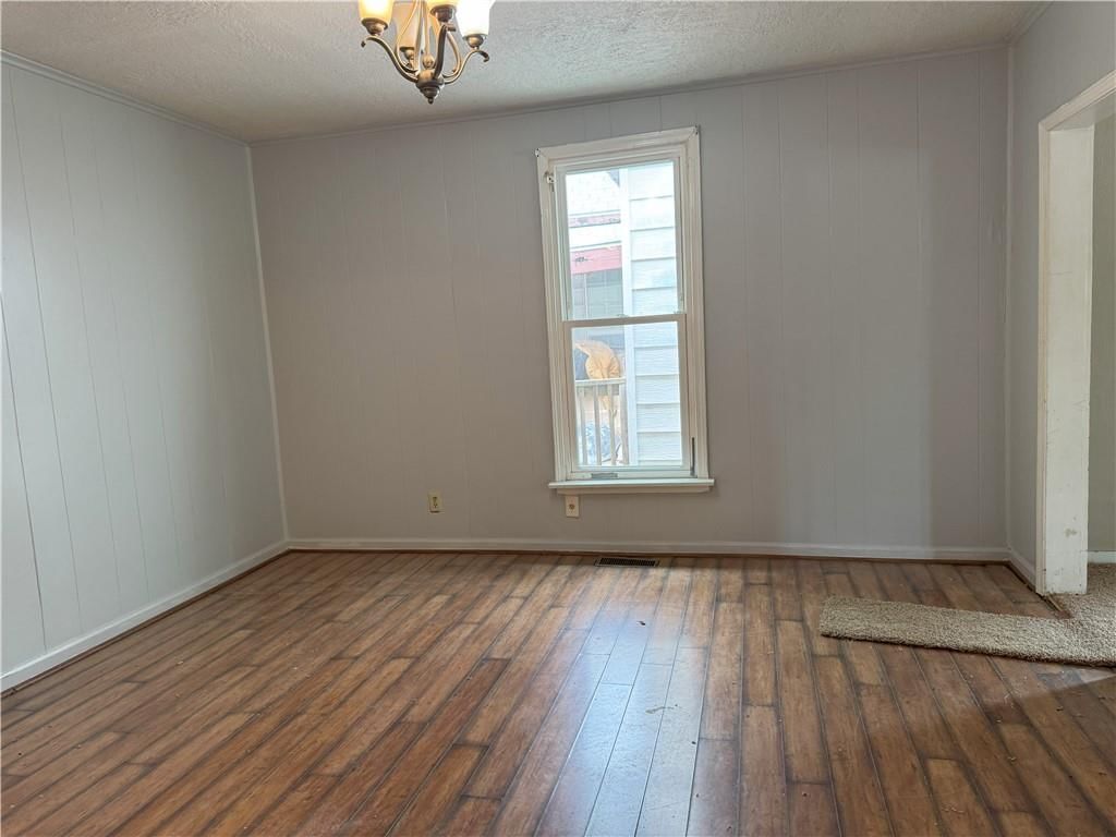 Photo 10 of 16 - 518 N Osage Street