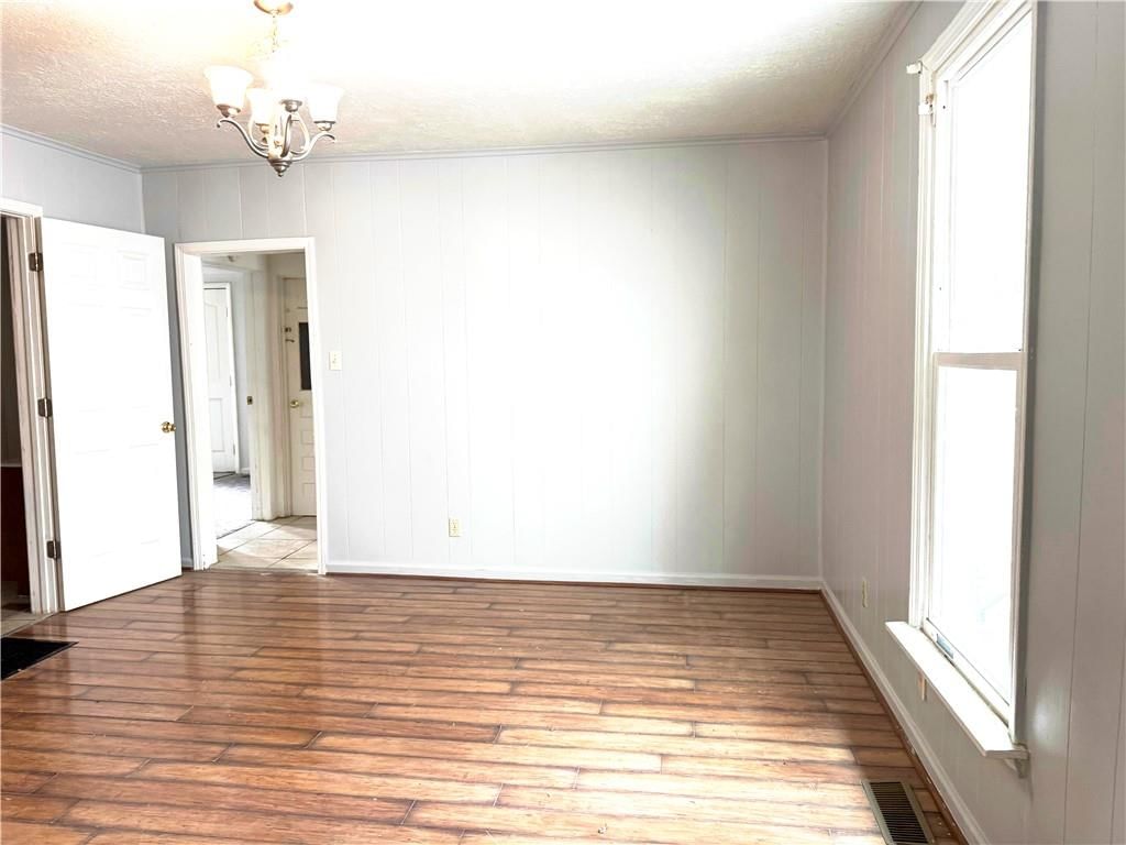 Photo 11 of 16 - 518 N Osage Street