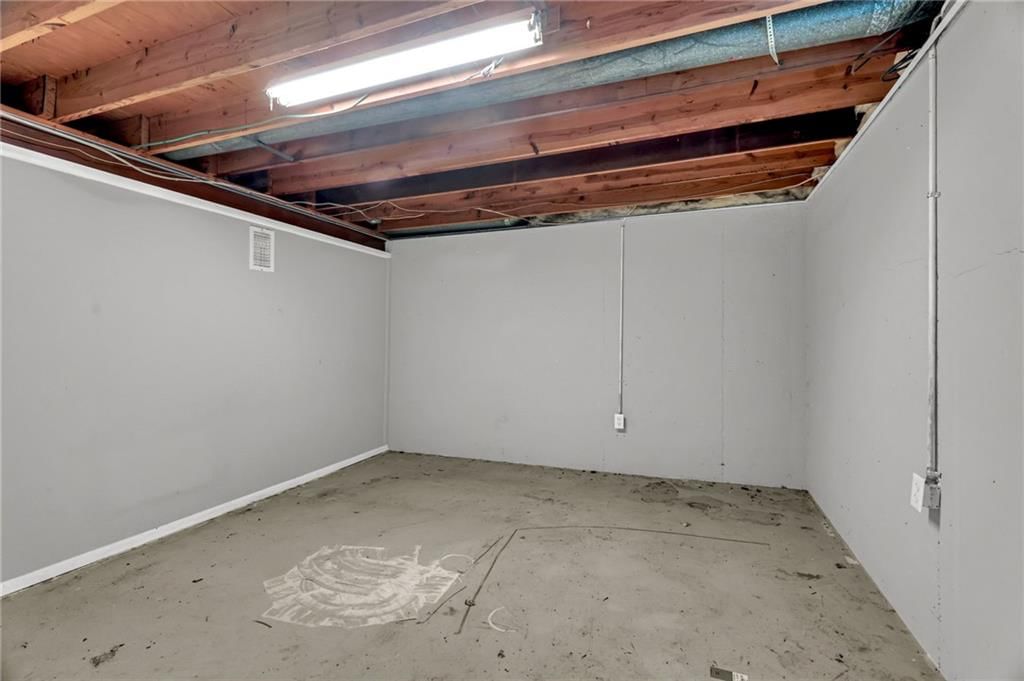 Photo 12 of 14 - 438 N 83rd Street