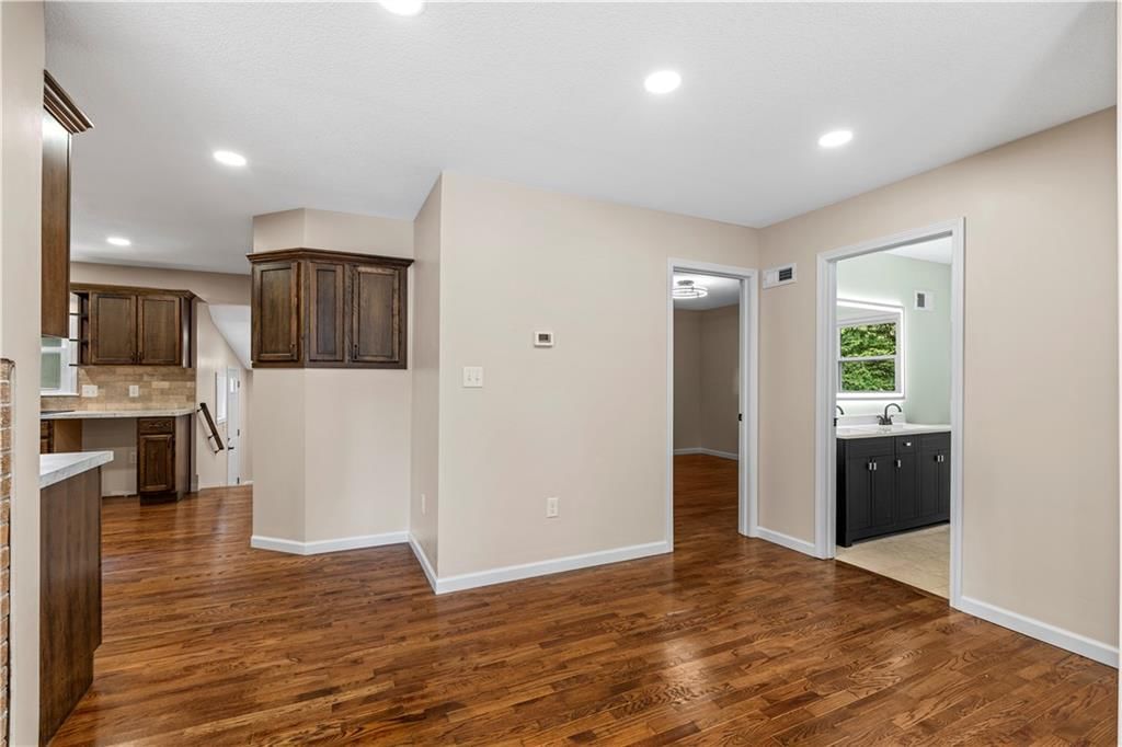 115 W Walnut Street — photo 12
