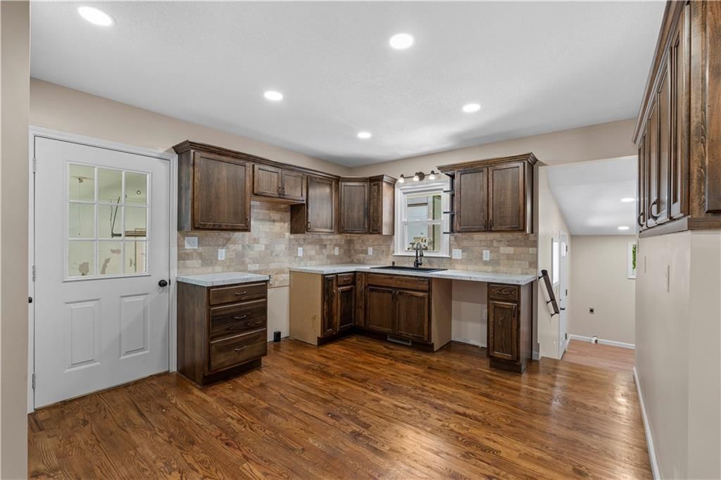 115 W Walnut Street — photo 13