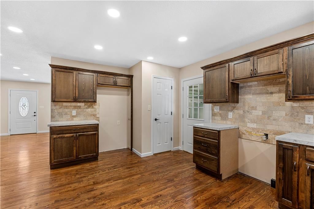 115 W Walnut Street — photo 14