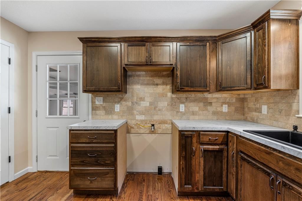 115 W Walnut Street — photo 17