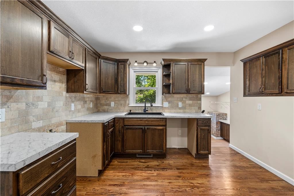115 W Walnut Street — photo 18